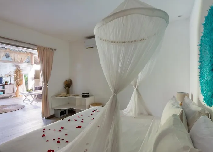Cocowhite Seminyak (Bali)