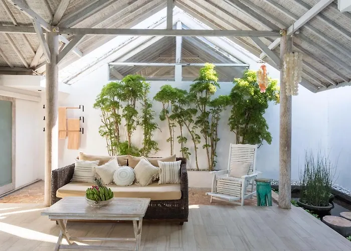 Cocowhite Villa