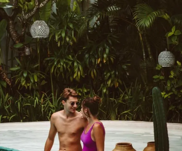 Cocowhite Seminyak (Bali)